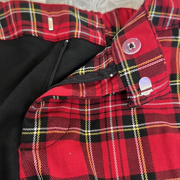 Hot Topic Black & Red Plaid Split Leg Pants - Picture 8 of 9